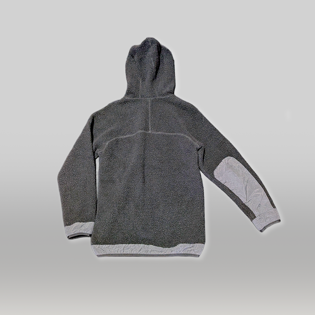 MOUNTAIN EQUIPMENT（マウンテンイクイップメント）  ボアフリース フーディジャケット／ブラック × グレー補強パネル