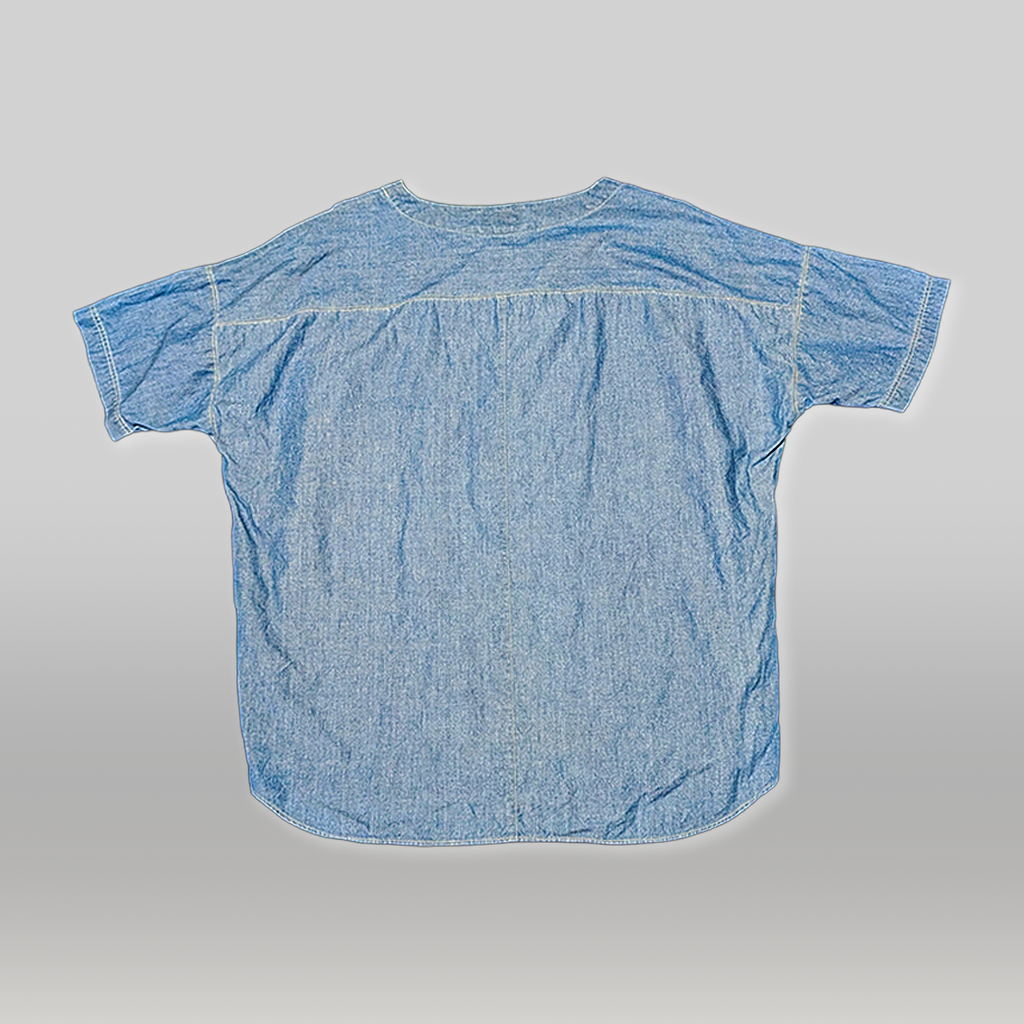 背面全体（シャンブレー素材の風合い）