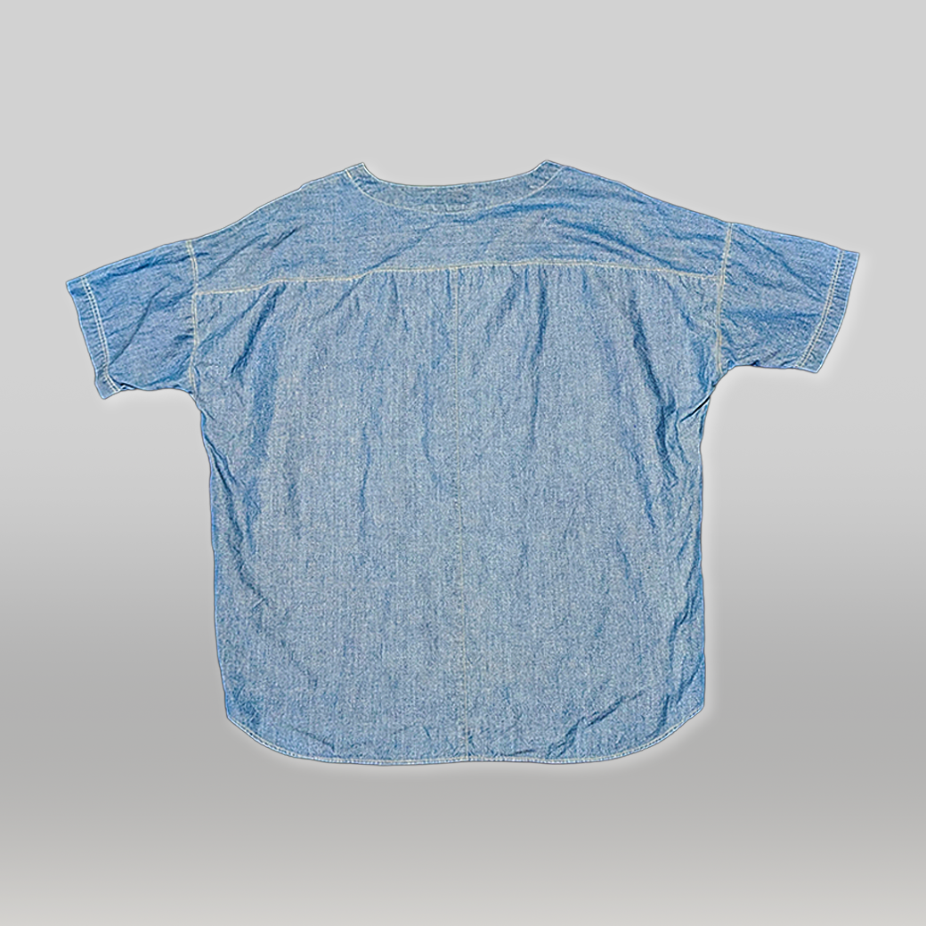 背面全体（シャンブレー素材の風合い）