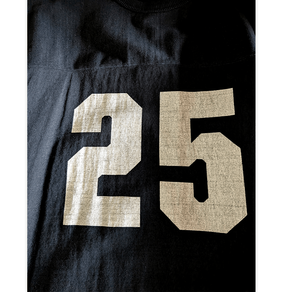 BARNS OUTFITTERS 25プリント フットボールL/S Tシャツ ブラック シャツ - ALBUM RICEシャツ
