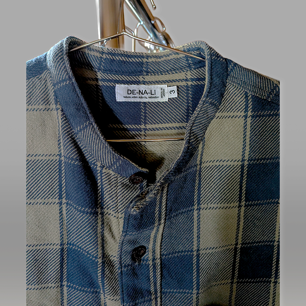 DE-NA-LI バンドカラー ネルチェックシャツ（ベージュ×ブルー）