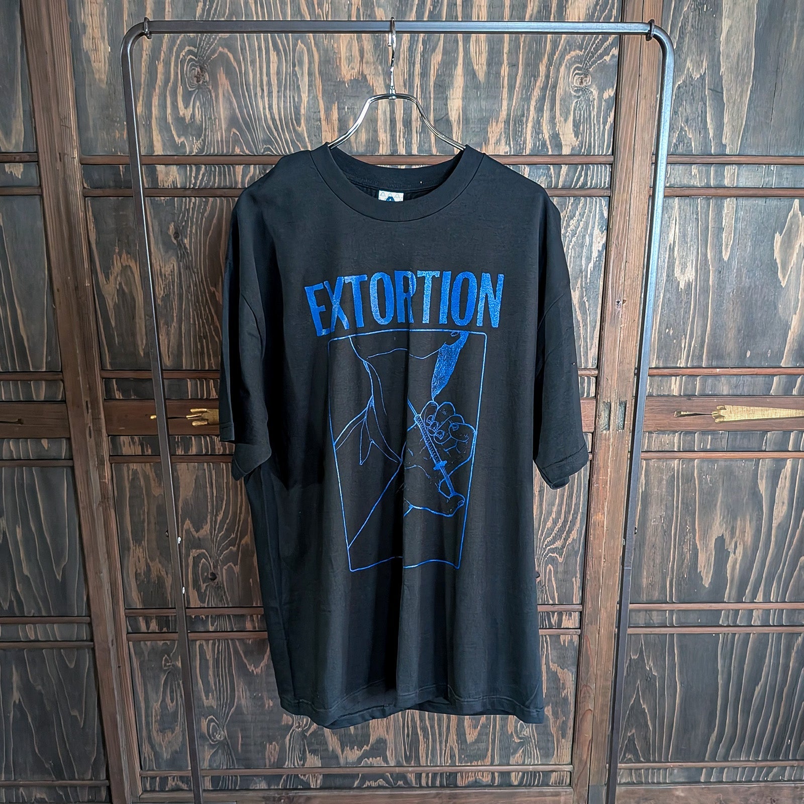 EXTORTION Graphic T-Shirt – Black / Blue – XL T-SHIRTS - ALBUM RICET-SHIRTS
