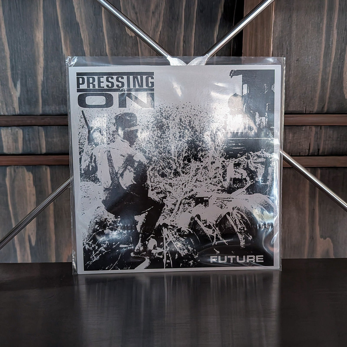 Pressing On – Future 7" レコード - ALBUM RICEレコード